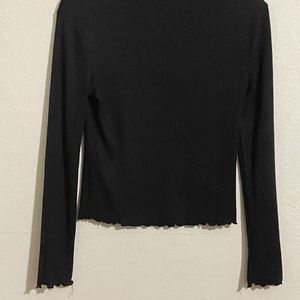 Black Rippled Long Sleeve